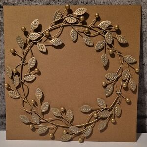 Elegant Gold Holiday Wreath | Jilly Box